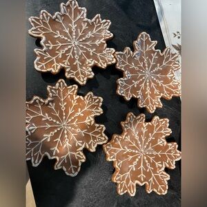 Pottery Barn Gingerbread Snowflake Plates Set Of Four No Box
